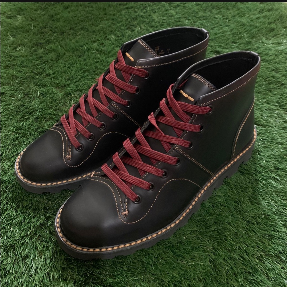 Men’s COACH Cordovan Vintage Brown Leather Boots.